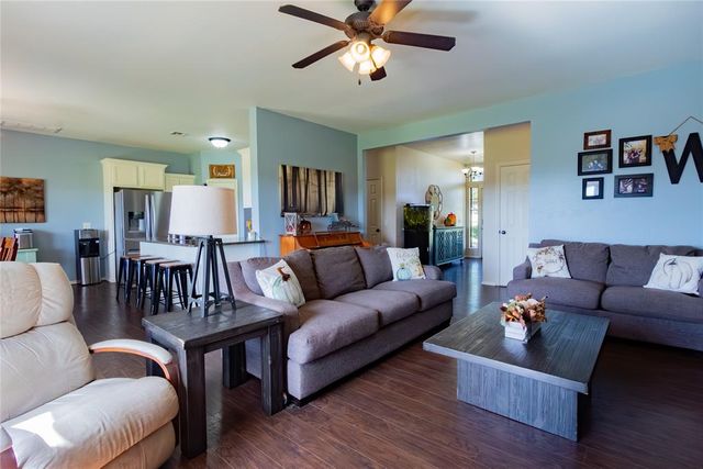 1705 Twin Spires Trail, Guthrie, OK 73044