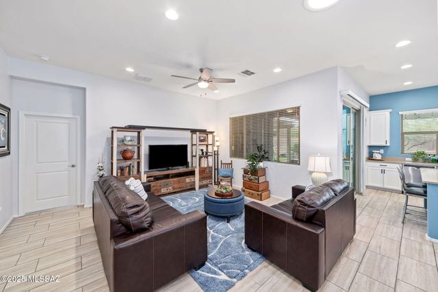 2496 W Music Mountains Drive, Green Valley, AZ 85622