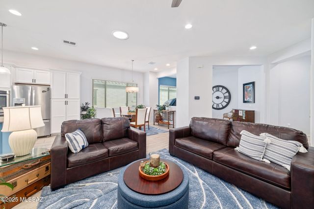 2496 W Music Mountains Drive, Green Valley, AZ 85622