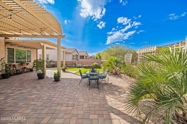 2496 W Music Mountains Drive, Green Valley, AZ 85622