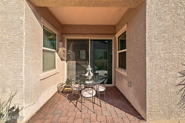 2496 W Music Mountains Drive, Green Valley, AZ 85622