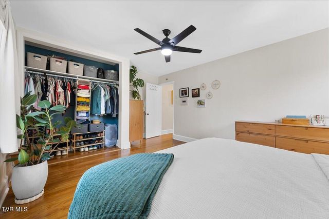 222 Northeast Stonewall Heights, Abingdon, VA 24210