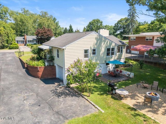 222 Northeast Stonewall Heights, Abingdon, VA 24210