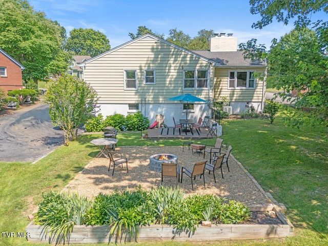 222 Northeast Stonewall Heights, Abingdon, VA 24210