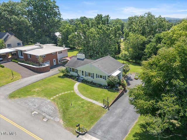 222 Northeast Stonewall Heights, Abingdon, VA 24210