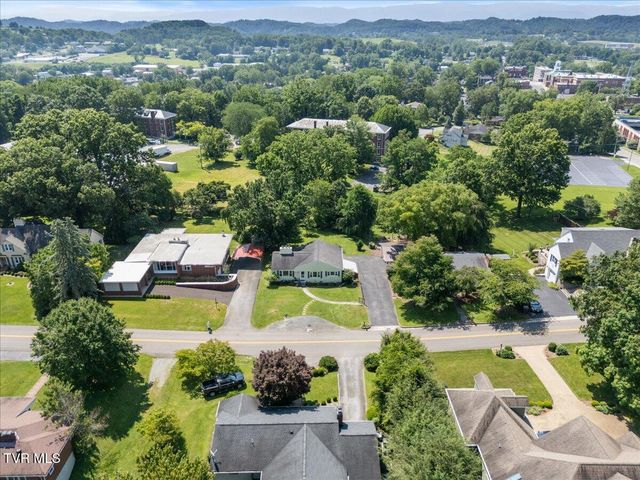 222 Northeast Stonewall Heights, Abingdon, VA 24210