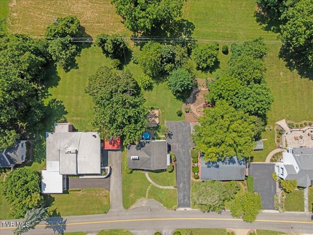 222 Northeast Stonewall Heights, Abingdon, VA 24210