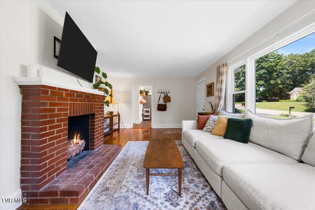 222 Northeast Stonewall Heights, Abingdon, VA 24210