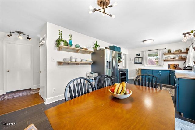 222 Northeast Stonewall Heights, Abingdon, VA 24210