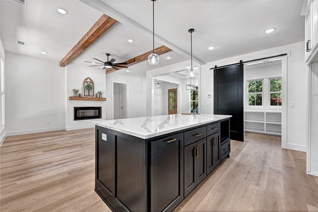 28 Sandridge Drive, Bella Vista, AR 72715