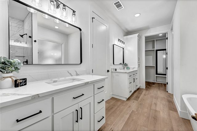 28 Sandridge Drive, Bella Vista, AR 72715