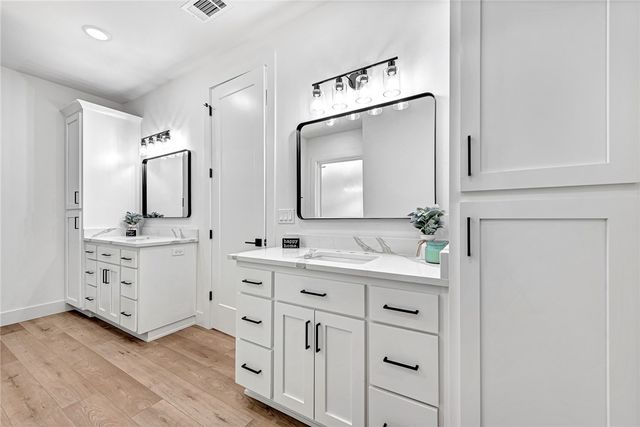 28 Sandridge Drive, Bella Vista, AR 72715