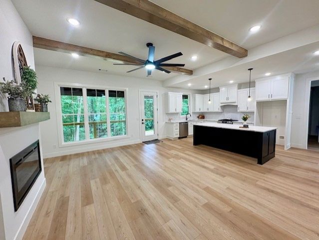 28 Sandridge Drive, Bella Vista, AR 72715