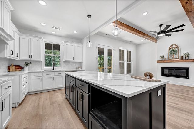 28 Sandridge Drive, Bella Vista, AR 72715