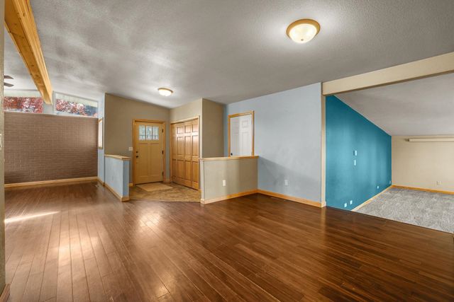 15 Fairway, Minot, ND 58701