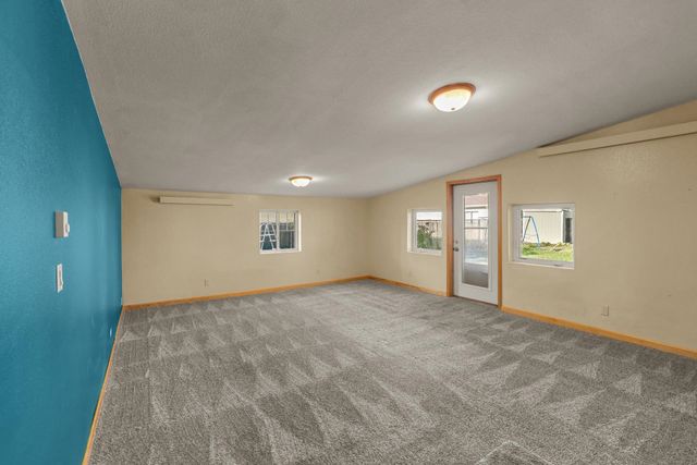 15 Fairway, Minot, ND 58701