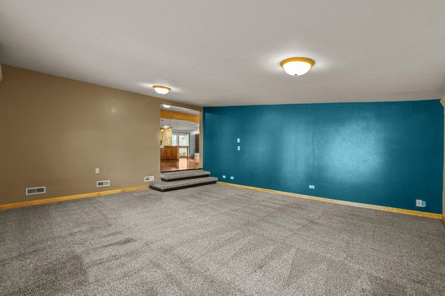 15 Fairway, Minot, ND 58701