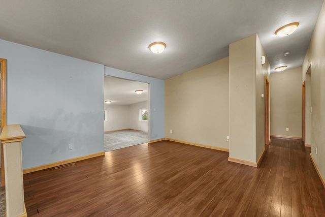 15 Fairway, Minot, ND 58701