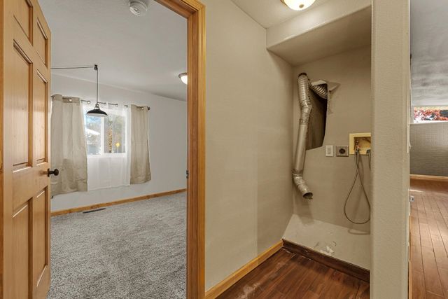 15 Fairway, Minot, ND 58701