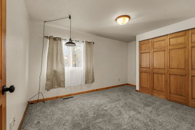 15 Fairway, Minot, ND 58701