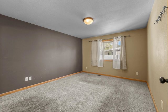 15 Fairway, Minot, ND 58701