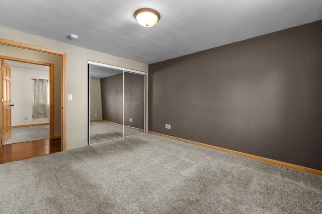 15 Fairway, Minot, ND 58701