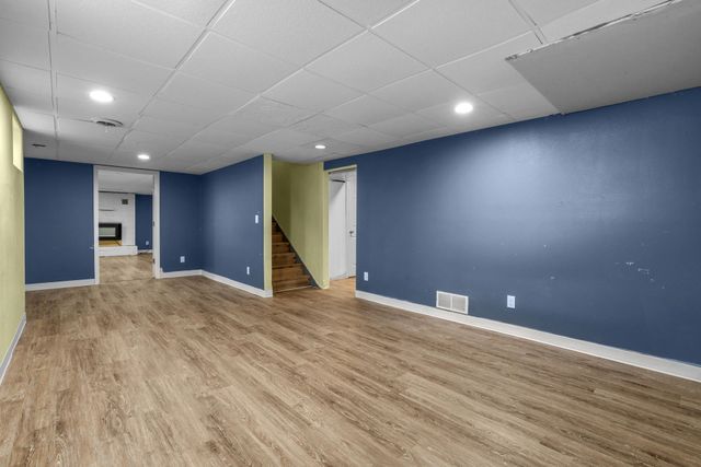 15 Fairway, Minot, ND 58701