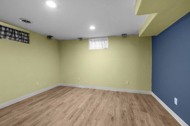 15 Fairway, Minot, ND 58701