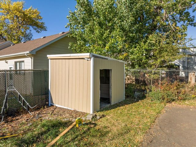 15 Fairway, Minot, ND 58701