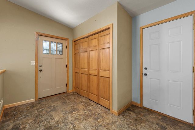 15 Fairway, Minot, ND 58701