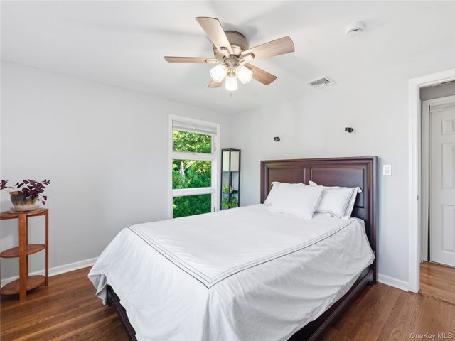 6 Daniel Drive, Glen Cove, NY 11542