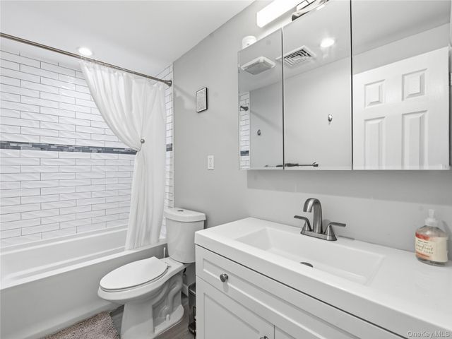 6 Daniel Drive, Glen Cove, NY 11542
