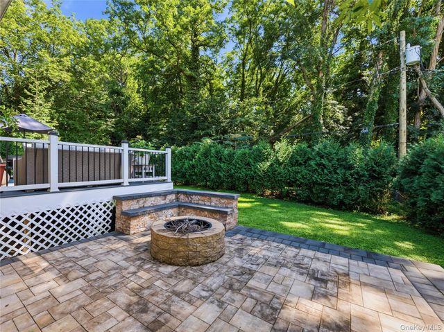 6 Daniel Drive, Glen Cove, NY 11542