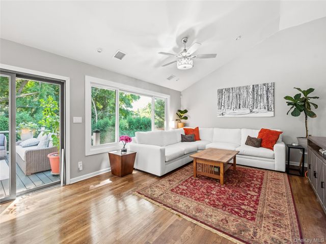 6 Daniel Drive, Glen Cove, NY 11542