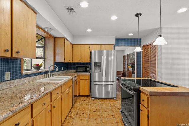 14001 Old Tree St, San Antonio, TX 78247