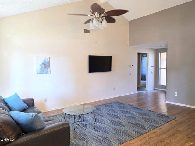 1306 Village 1, Camarillo, CA 93012
