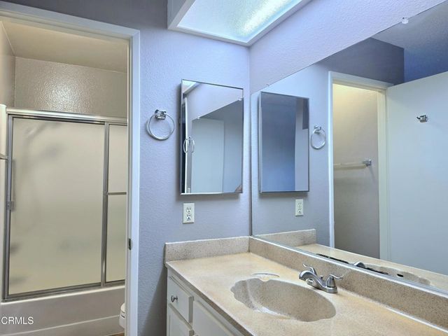 1306 Village 1, Camarillo, CA 93012