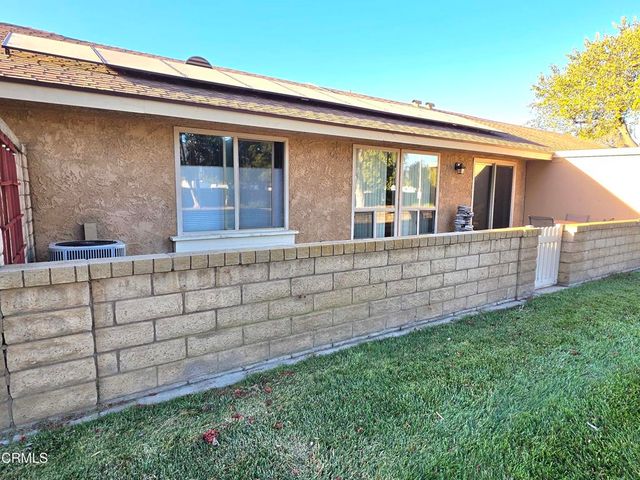 1306 Village 1, Camarillo, CA 93012