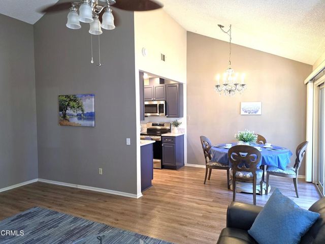 1306 Village 1, Camarillo, CA 93012