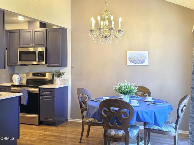 1306 Village 1, Camarillo, CA 93012