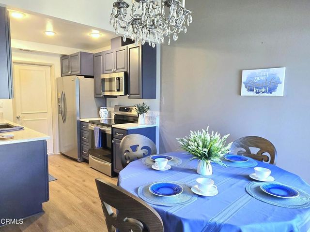 1306 Village 1, Camarillo, CA 93012