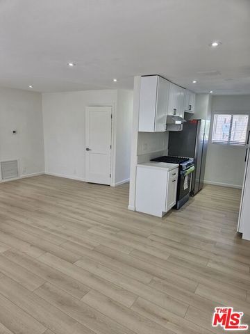 10836 CAMARILLO Street 4, North Hollywood (los Angeles), CA 91602