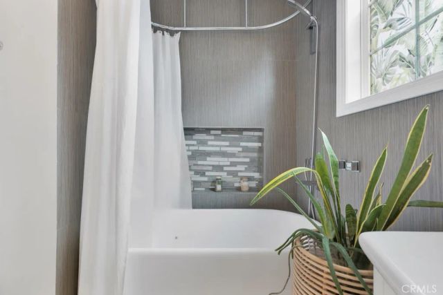 17904 Tulsa, Granada Hills, CA 91344