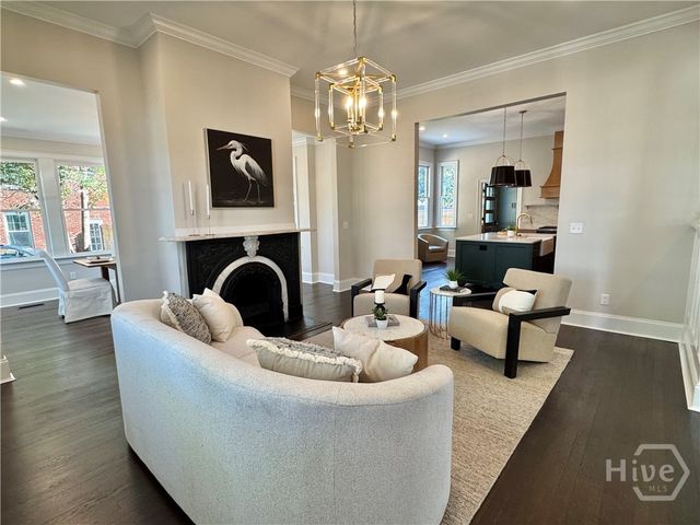 111 E 49th Street, Savannah, GA 31405