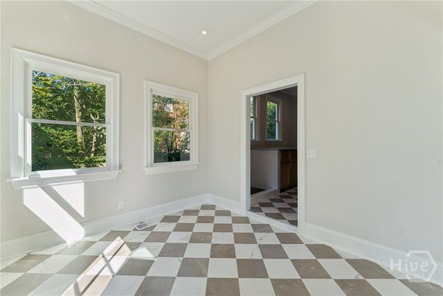 111 E 49th Street, Savannah, GA 31405