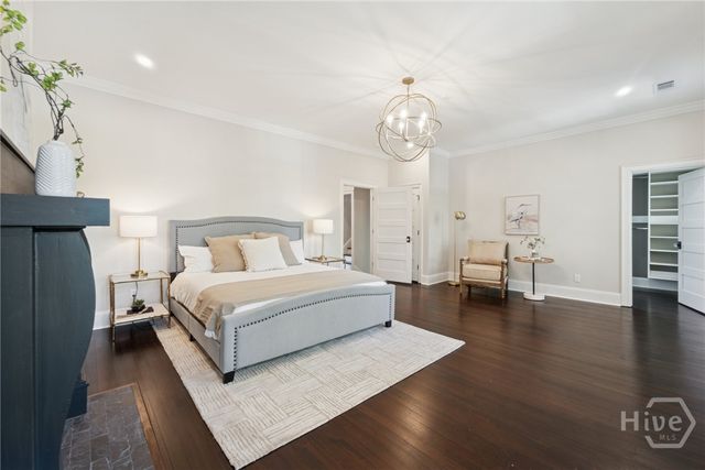 111 E 49th Street, Savannah, GA 31405