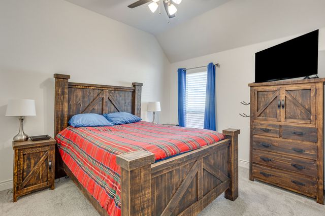 3917 Redbud Drive, Aubrey, TX 76227