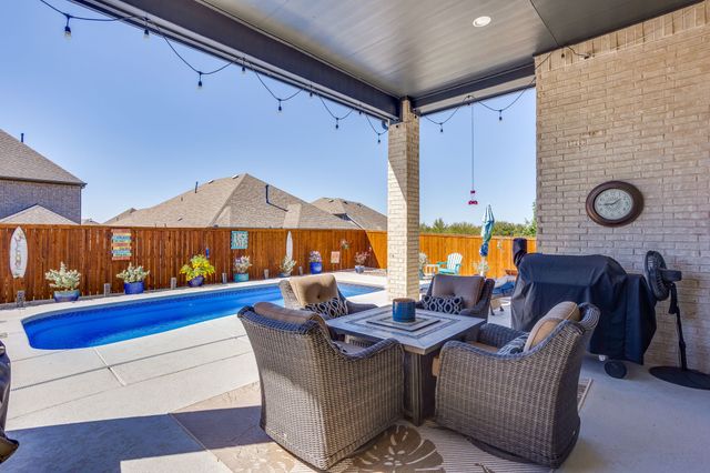3917 Redbud Drive, Aubrey, TX 76227