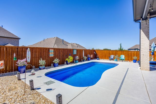 3917 Redbud Drive, Aubrey, TX 76227