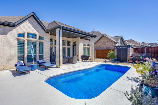 3917 Redbud Drive, Aubrey, TX 76227